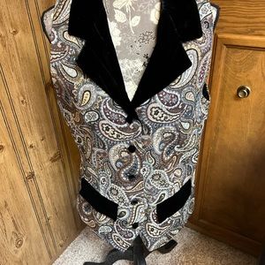 Woman’s Elizabeth Terrell Beautiful Vintage Vest